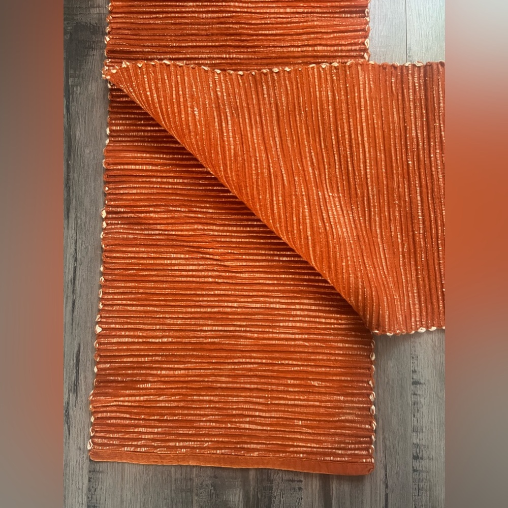 Table Runner - Picture 2 of 4